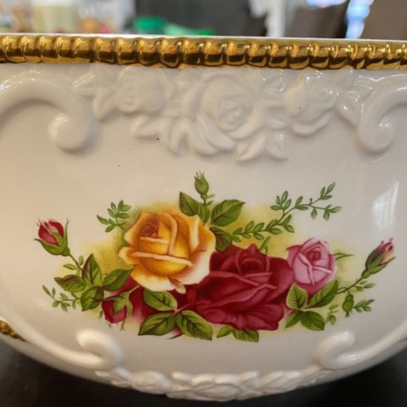 royal albert Other - Royal Albert Old Country Rose Basketweave Bowl